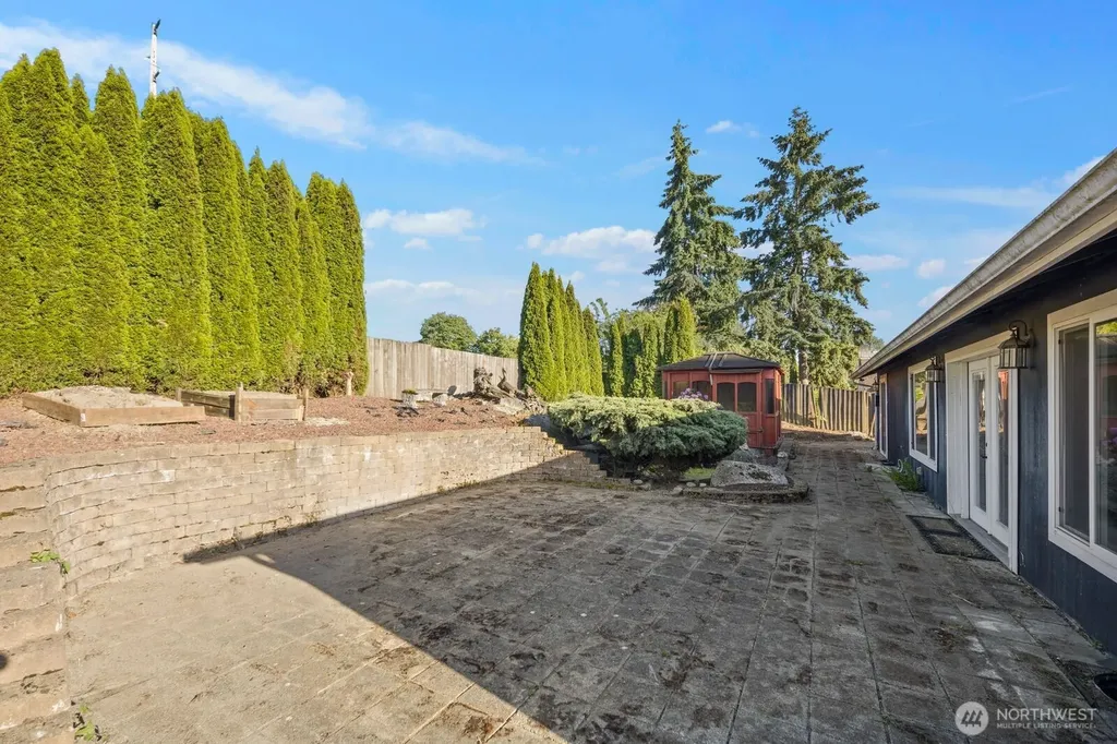 32828 22nd Avenue SW Federal Way WA 98023