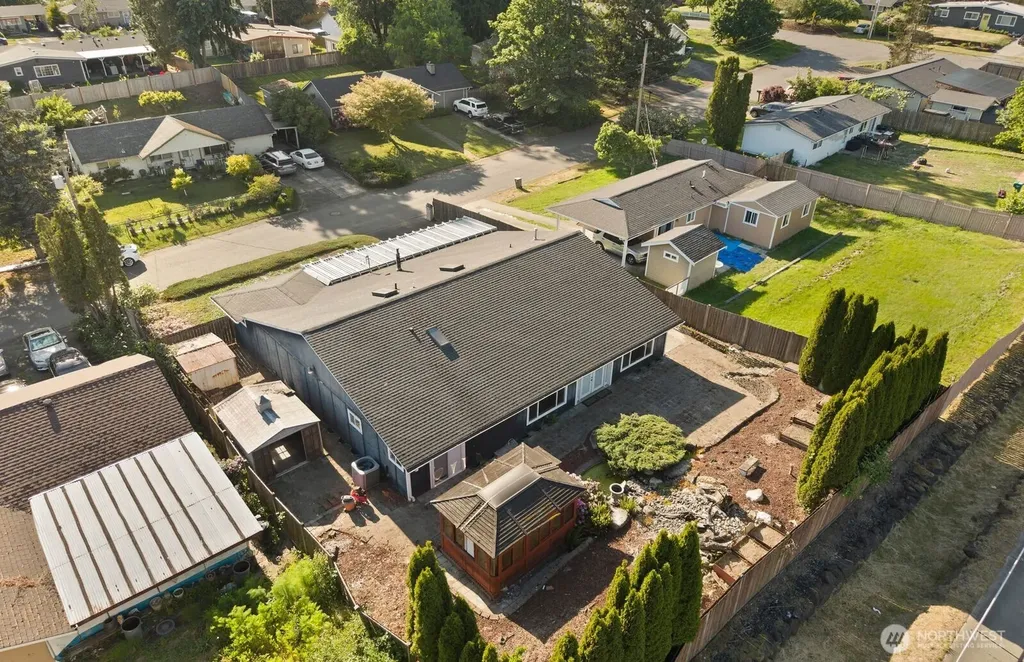32828 22nd Avenue SW Federal Way WA 98023