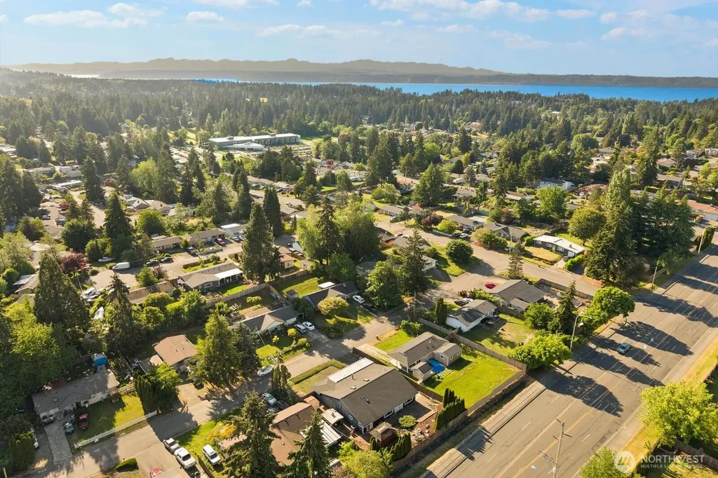 32828 22nd Avenue SW Federal Way WA 98023