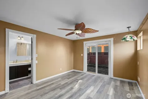 32828 22nd Avenue SW Federal Way WA 98023