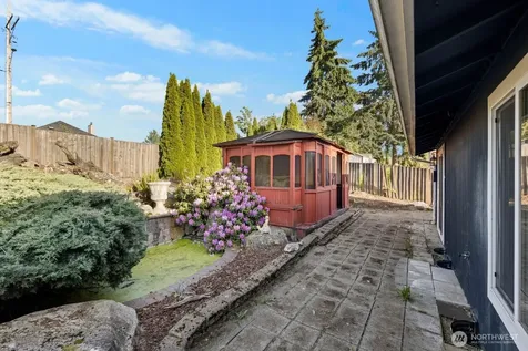 32828 22nd Avenue SW Federal Way WA 98023