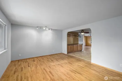 32828 22nd Avenue SW Federal Way WA 98023