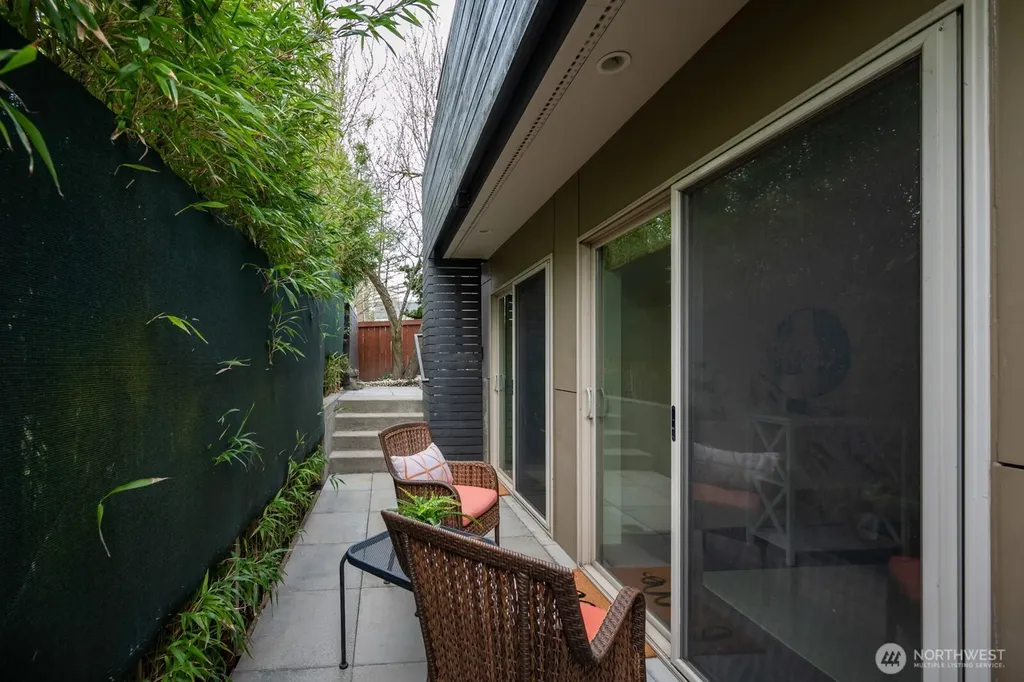 8218 2nd Avenue NE Seattle WA 98115