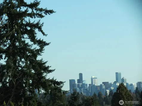 8218 2nd Avenue NE Seattle WA 98115