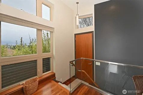8218 2nd Avenue NE Seattle WA 98115