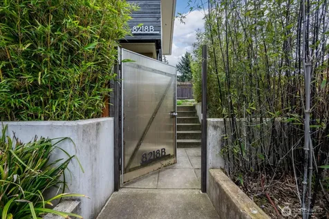 8218 2nd Avenue NE Seattle WA 98115