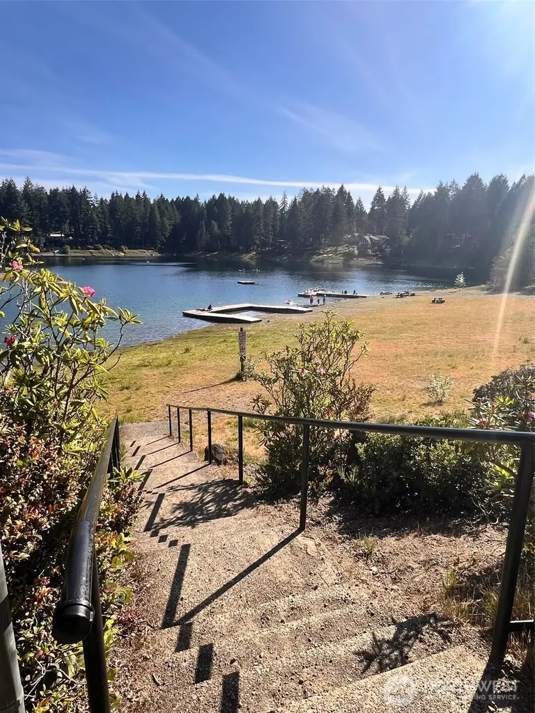 61 NE Fern Court Tahuya WA 98588