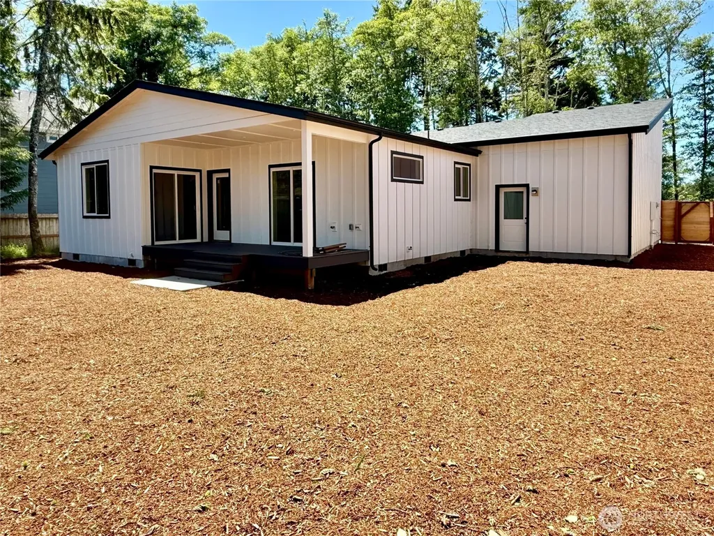 382 Lake View Loop NE Ocean Shores WA 98569