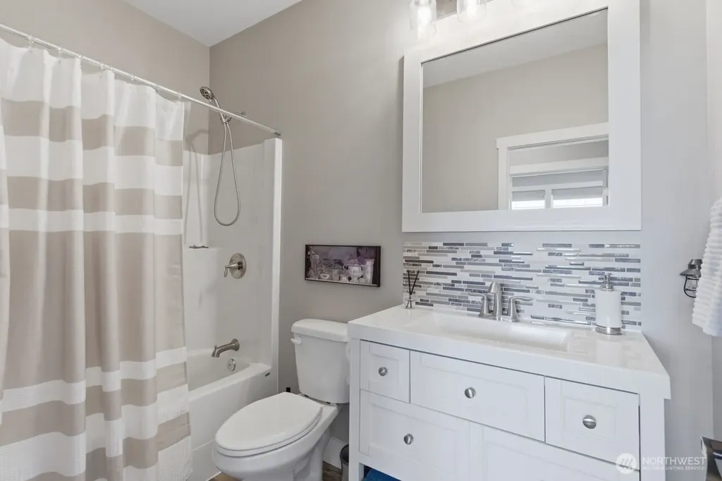 651 Happy View Lane Sequim WA 98382