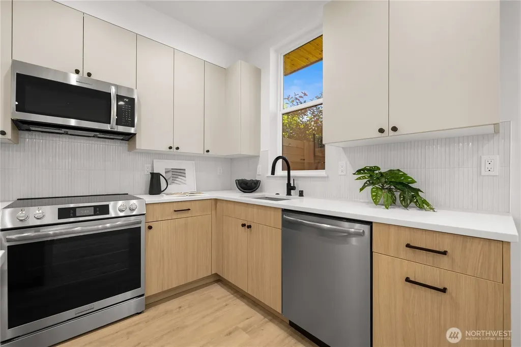 1138 NW 57th Street Seattle WA 98107