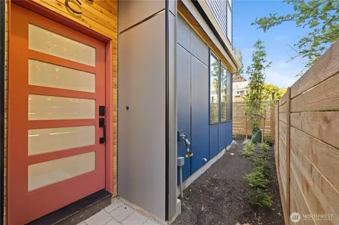 1138 NW 57th Street Seattle WA 98107