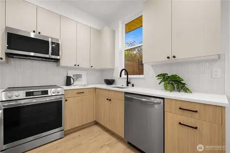 1138 NW 57th Street Seattle WA 98107