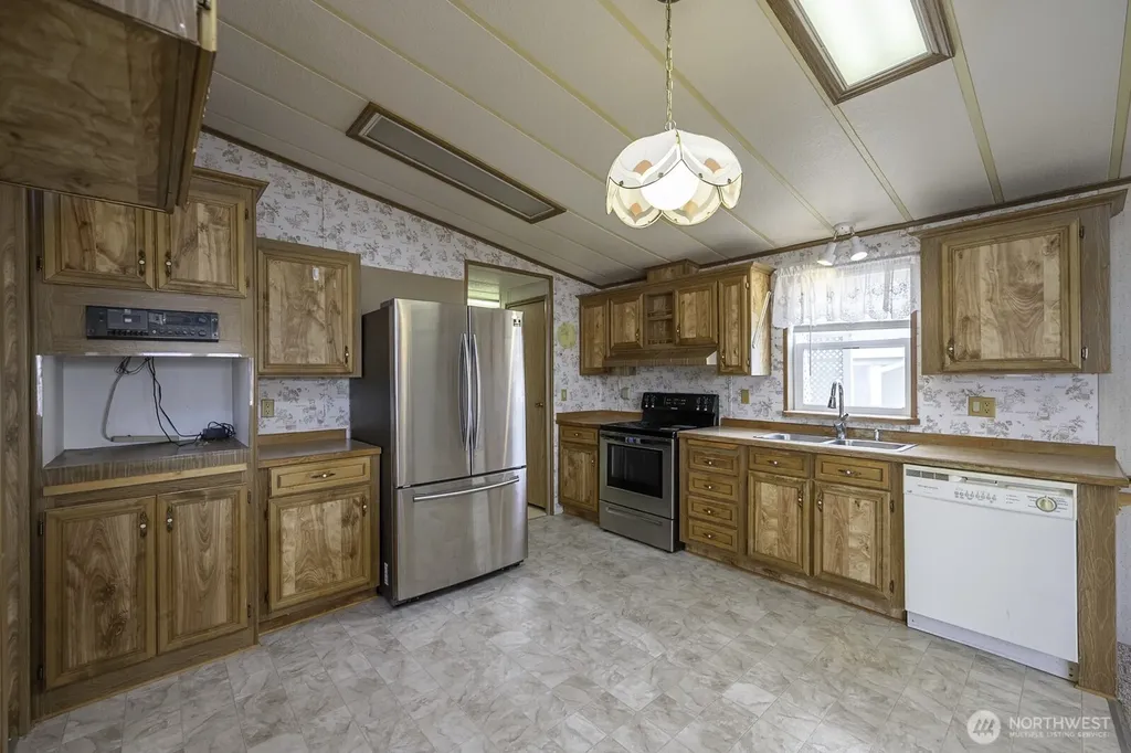 2240 W Broadway Avenue Moses Lake WA 98837