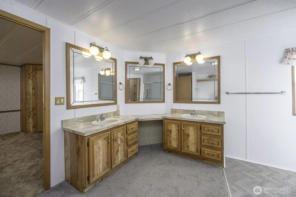 2240 W Broadway Avenue Moses Lake WA 98837