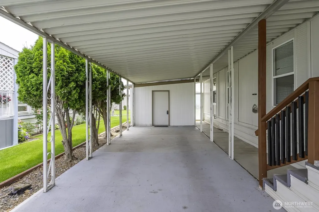 2240 W Broadway Avenue Moses Lake WA 98837