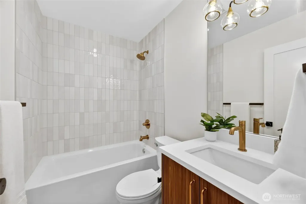 4531 Corliss Avenue N Seattle WA 98103
