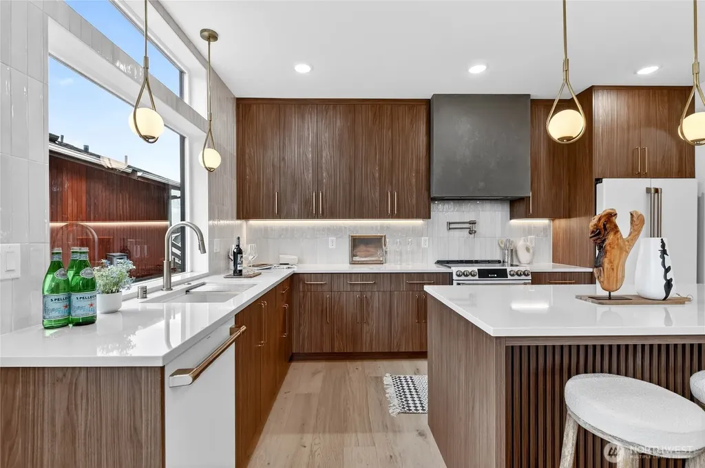4531 Corliss Avenue N Seattle WA 98103