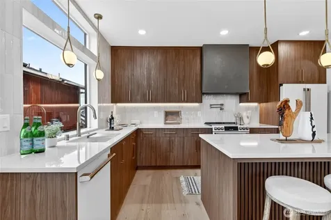 4531 Corliss Avenue N Seattle WA 98103