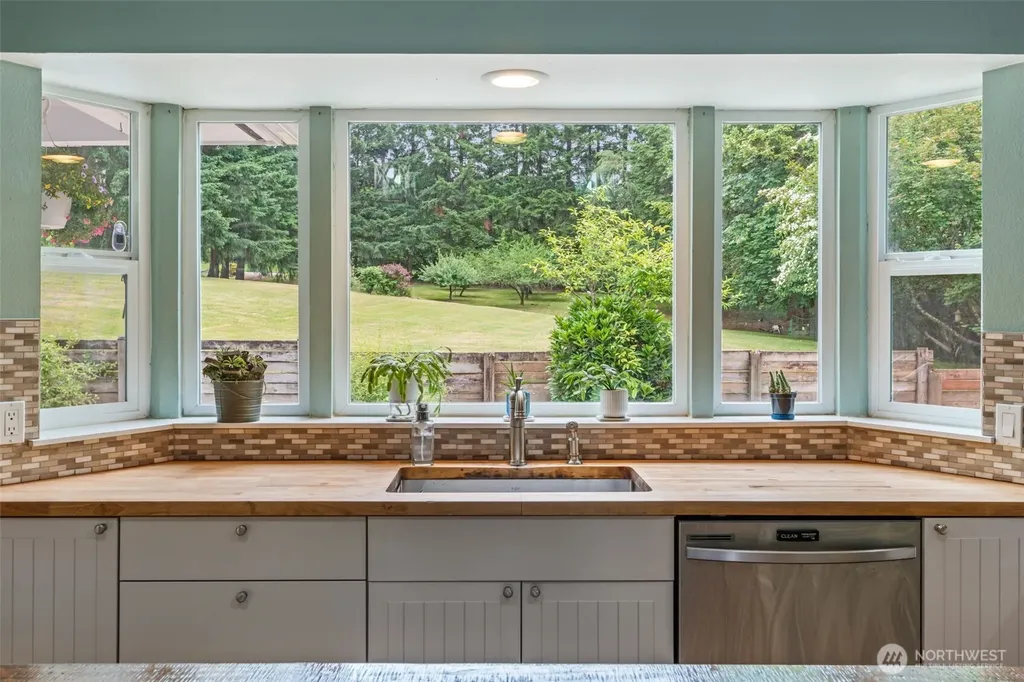 124 Brown Road E Chehalis WA 98532