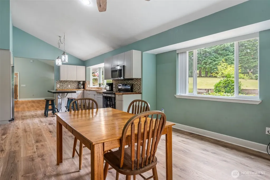 124 Brown Road E Chehalis WA 98532