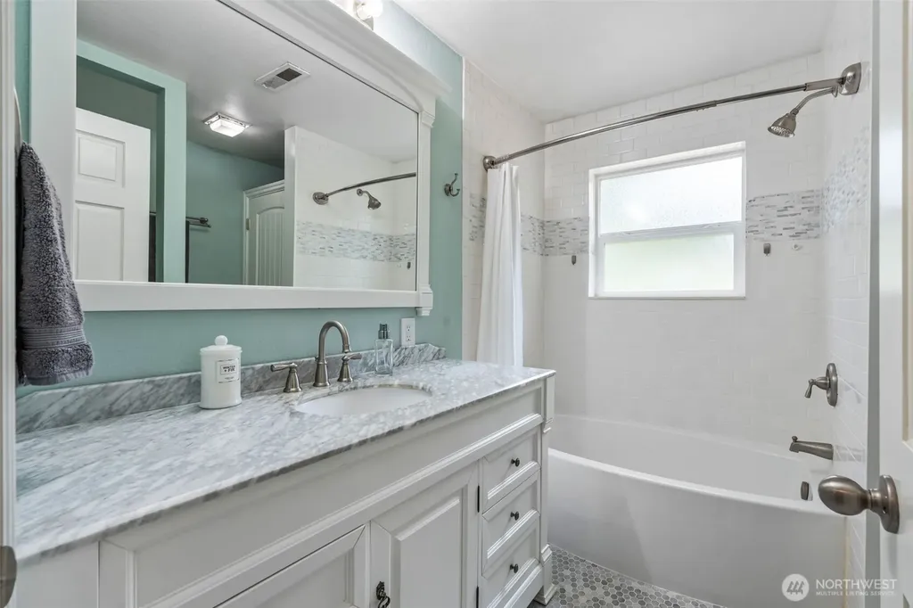124 Brown Road E Chehalis WA 98532