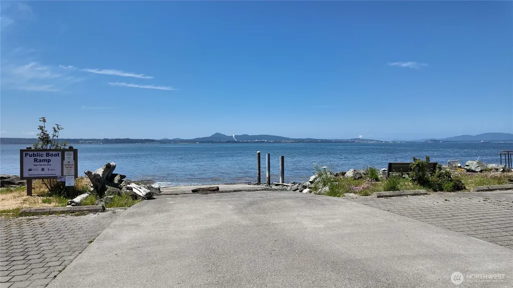 1 Seaview Lane Mount Vernon WA 98273