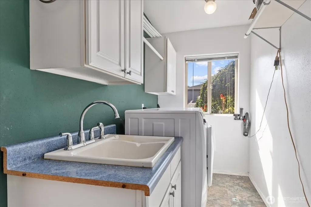 715 Onamac Way Camano Island WA 98282