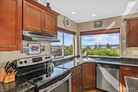 715 Onamac Way Camano Island WA 98282