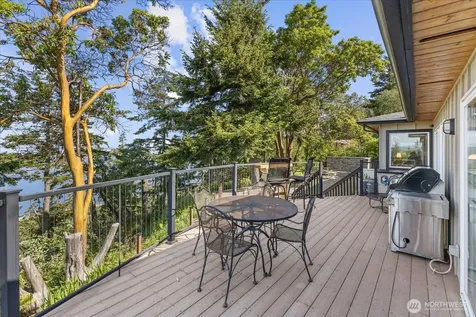 715 Onamac Way Camano Island WA 98282