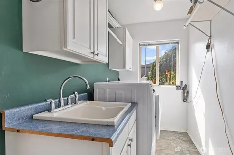 715 Onamac Way Camano Island WA 98282