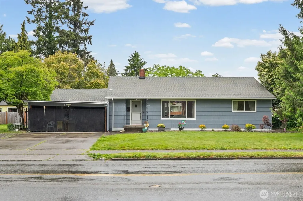 1609 W Pioneer Avenue Puyallup WA 98371