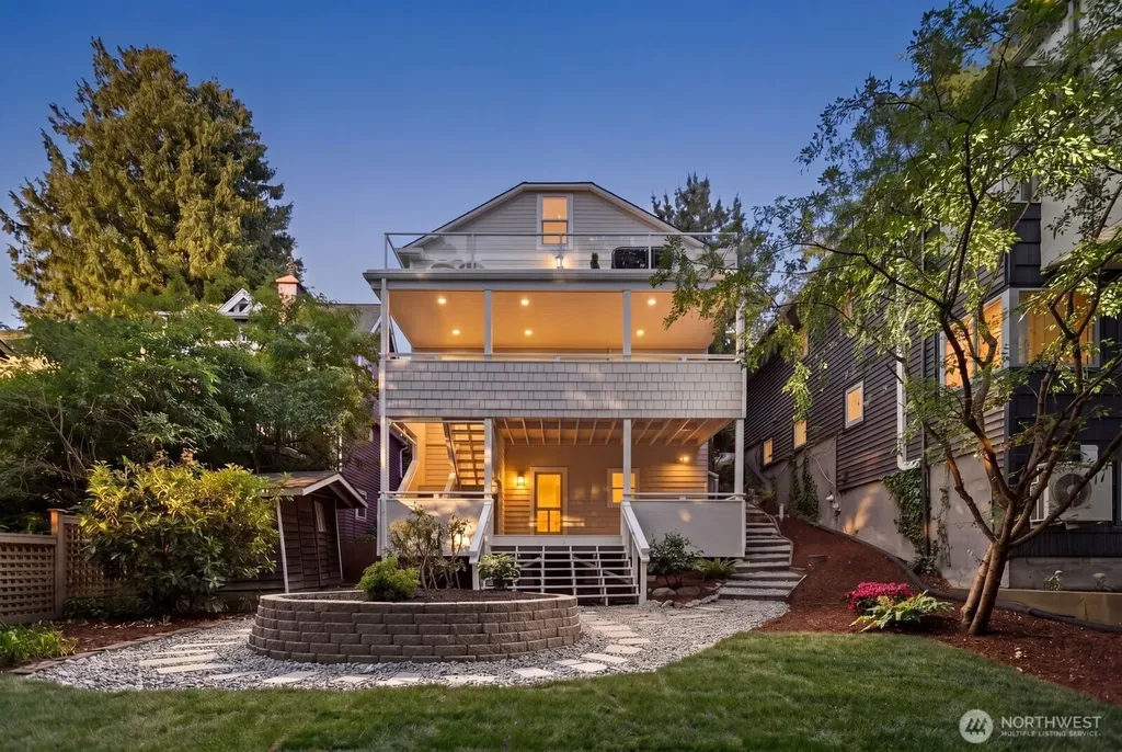 2525 12th Avenue W Seattle WA 98119