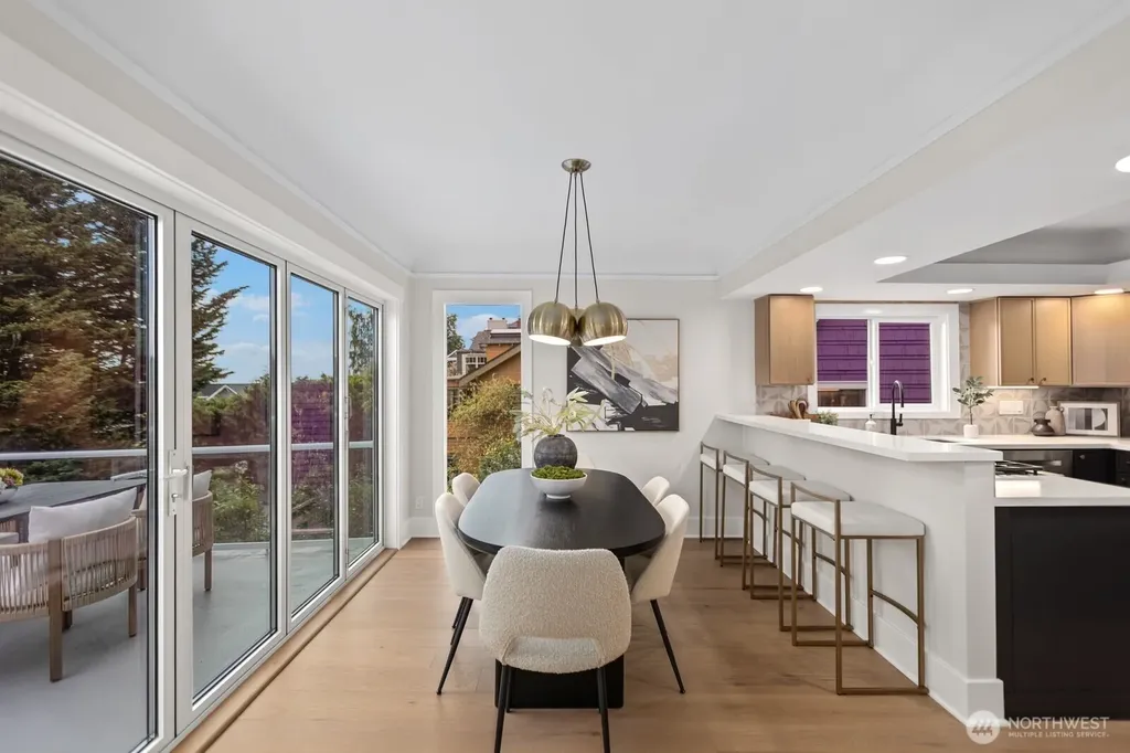 2525 12th Avenue W Seattle WA 98119