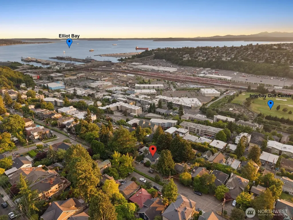 2525 12th Avenue W Seattle WA 98119