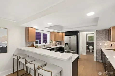 2525 12th Avenue W Seattle WA 98119
