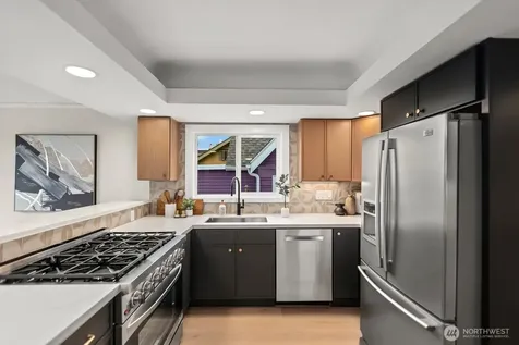 2525 12th Avenue W Seattle WA 98119
