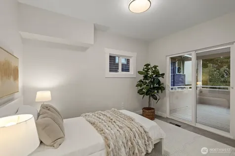 2525 12th Avenue W Seattle WA 98119