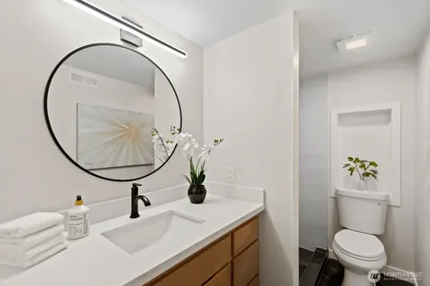 2525 12th Avenue W Seattle WA 98119