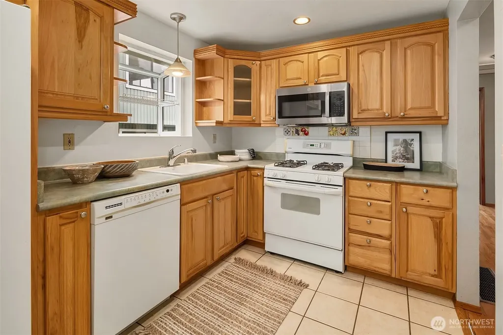 225 32nd Avenue E Seattle WA 98112
