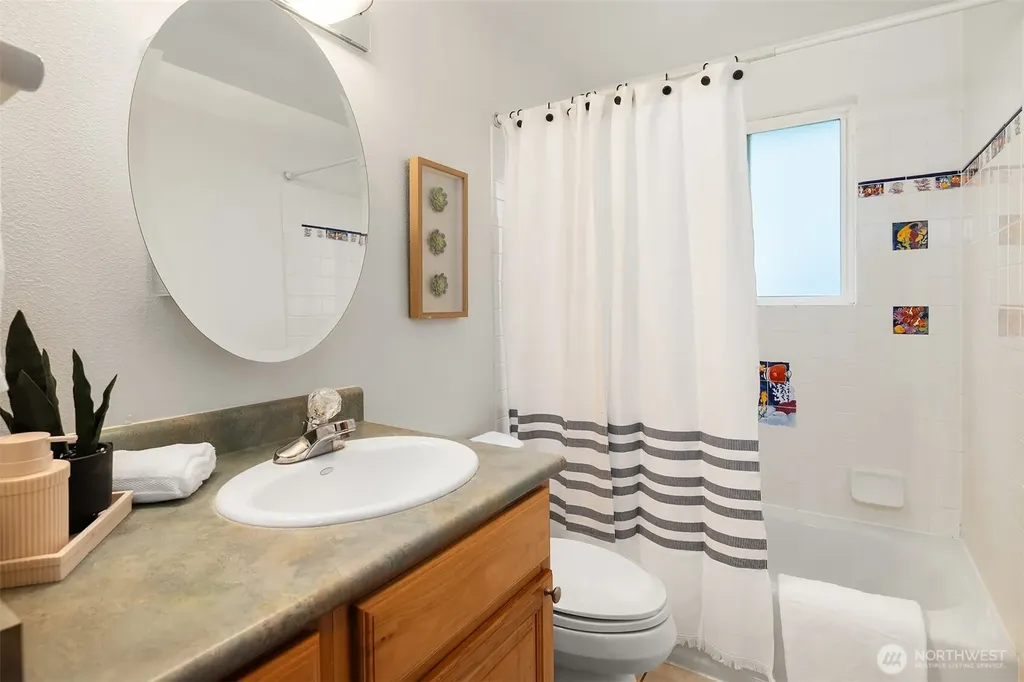 225 32nd Avenue E Seattle WA 98112