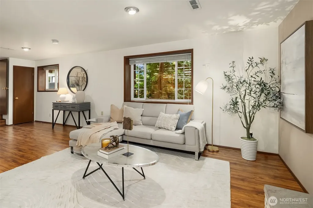 225 32nd Avenue E Seattle WA 98112