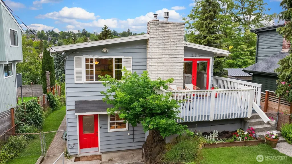 225 32nd Avenue E Seattle WA 98112
