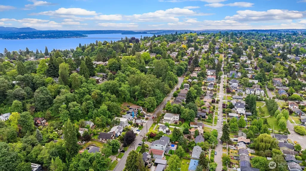 225 32nd Avenue E Seattle WA 98112
