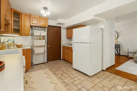 225 32nd Avenue E Seattle WA 98112