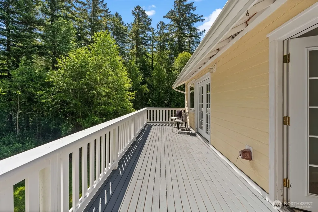17310 Herron Road NW Lakebay WA 98349