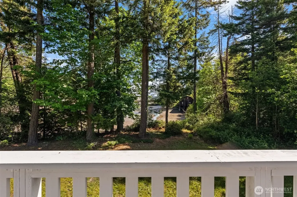17310 Herron Road NW Lakebay WA 98349