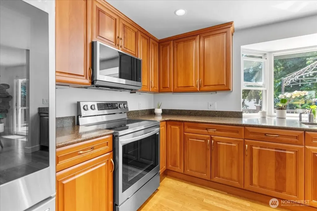 9023 NE 132nd Place Kirkland WA 98034