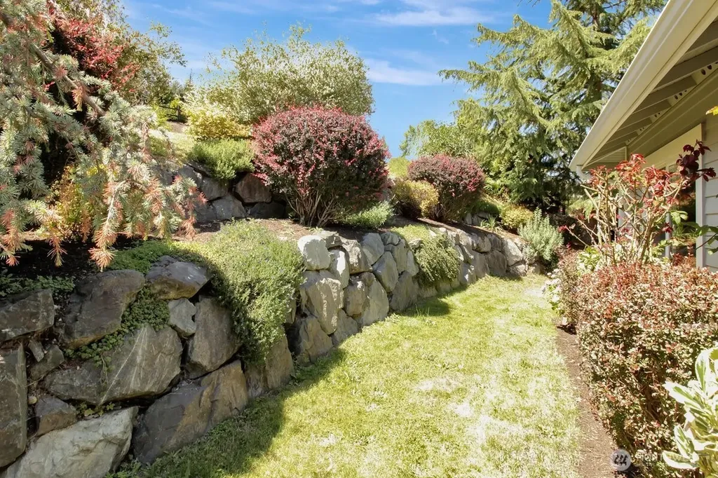 1165 Matterhorn Loop Camano Island WA 98282