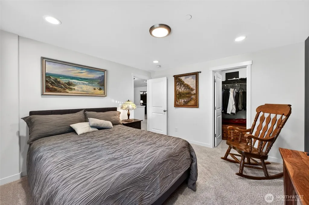 11232 Crescent Valley Dr NW Gig Harbor WA 98332