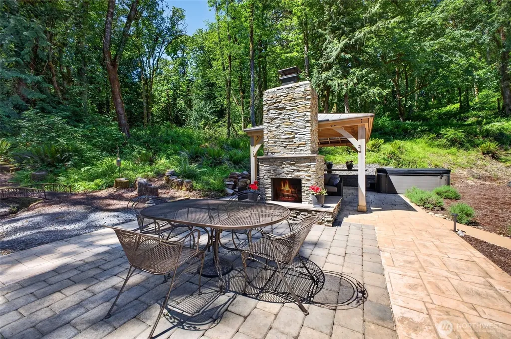 11232 Crescent Valley Dr NW Gig Harbor WA 98332